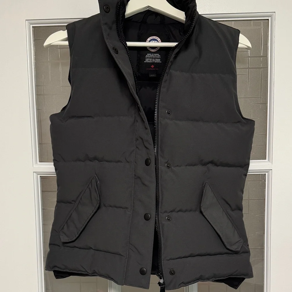Canada Goose grey Puffer Vest - Picture 1 of 15